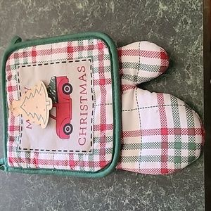 MERRY & BRIGHT CHRISTMAS HOLIDAY POT HOLDER AND OVEN MITT SET